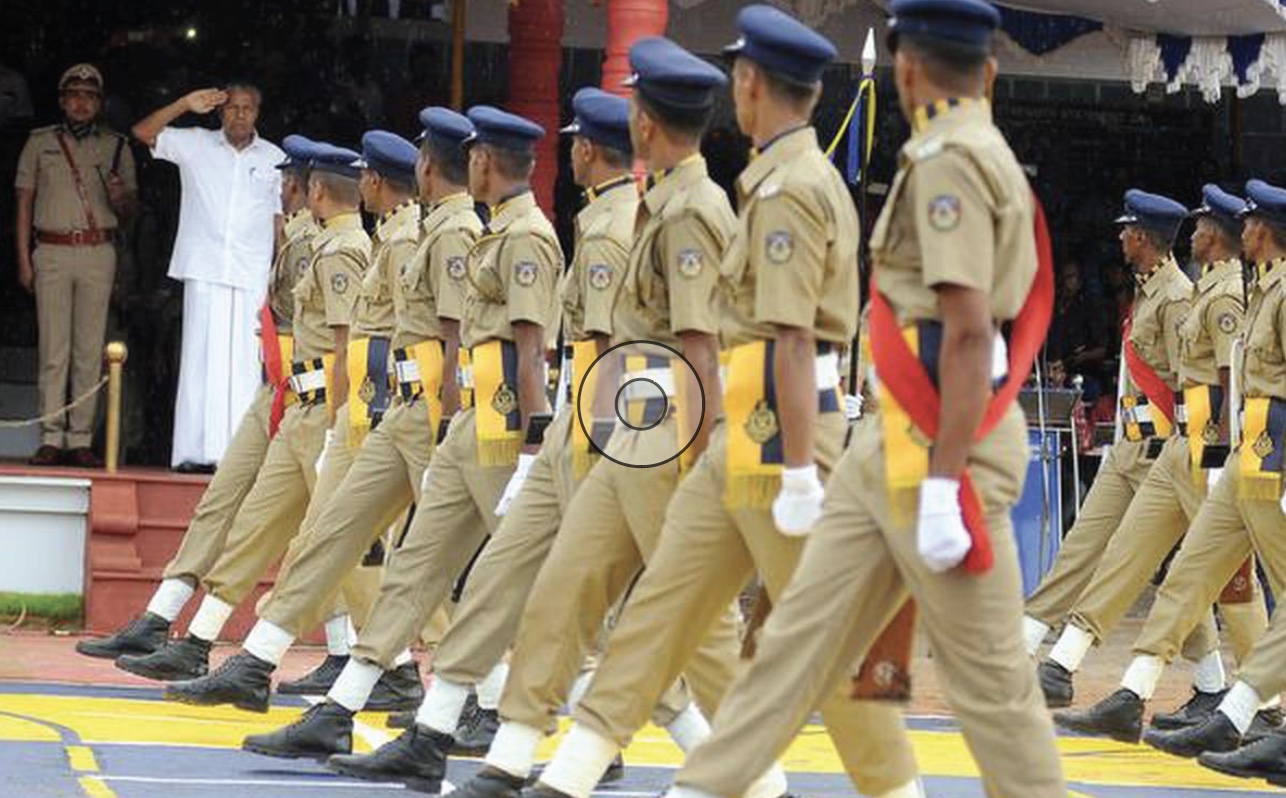 കാവലാൾ കാട്ടാളനായാൽ 