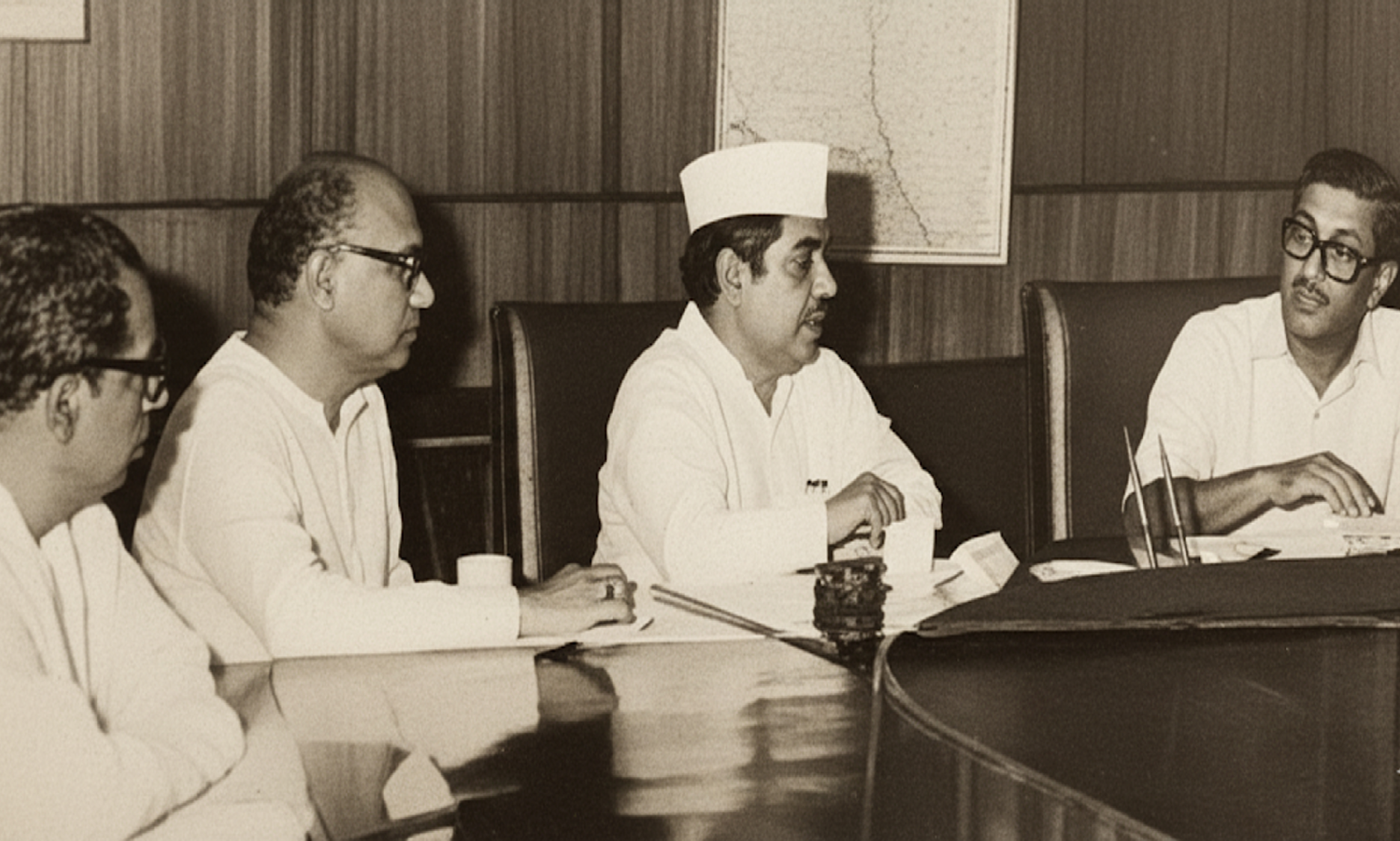 അച്ചടക്കത്തിന്റെ ആൽമരം  